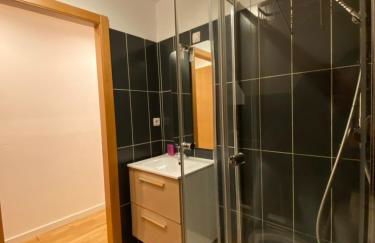 Paris Eiffel Tower et Disney apartments, parkings gratuits et sécurisés, 10 minutes métro to Paris - Foto 22