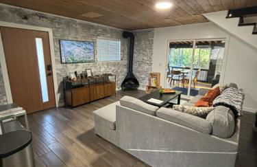 The Honey Bear Cabin Jacuzzi EV Friendly Renovated - Foto 24