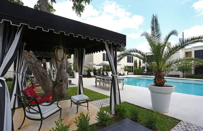 Chic 2BR Near Triangle With King Beds Fast Wifi - Foto 18