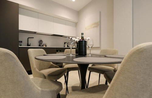 Spacious & Luxurious - Fully Renovated & Equipped 2BR Suite - Historical Centre - Photo 12