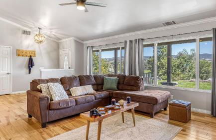 Temecula Wine Country Home w/ Pool, Hot Tub, Game Room & Vineyard Views - Foto 14