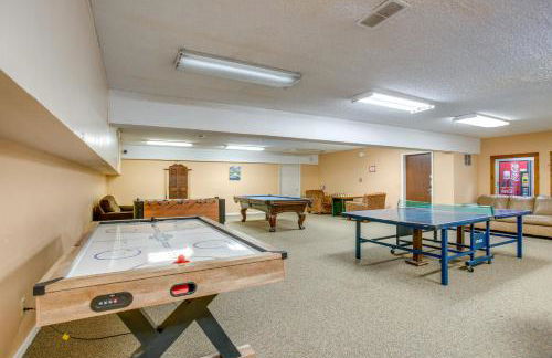 Heated Pool and Hot Tubs at Dtwn Winter Park Condo! - Foto 4