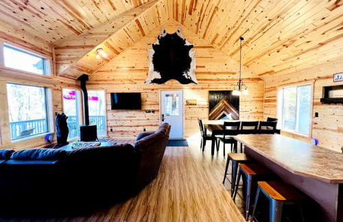 Outstanding Retreat with Dock, Game Space and Lake Views in Wisconsin - Foto 55