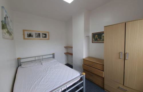 Beth House - Photo 13