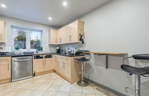 Long Stays, Contractors & Re-locators, 4BR House, Van Parking, Sleeps 8, Wi-Fi - Foto 59