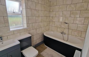 Stunning Modern Riverside Cottage - Photo 14