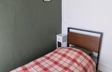 MAISON GERMÈS - CENTRAL & STANDING - Appartements traversants - Lits 180 King Size - Linge de lit et de toilette inclus - Parking privé - Espace Télétravail - Foto 11