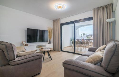 CASA ZUZA - AC, heated pool, 2 terraces, 2 bedrooms & bathrooms, tv channels - Foto 2