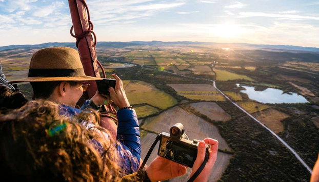 Paseo privado en globo por Huamantla - Foto 4, Tomando una foto desde las alturas