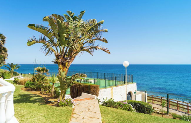 1 Line Beachfront Apartment With Stunning sea View - Foto 12