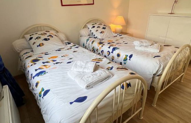 Pleasant Holiday Home With Garden - Foto 3