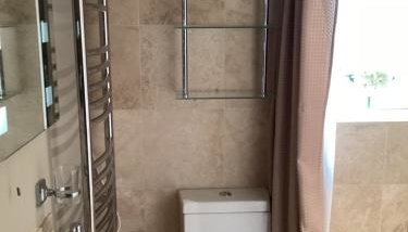 Basils Bolthole - Photo 4