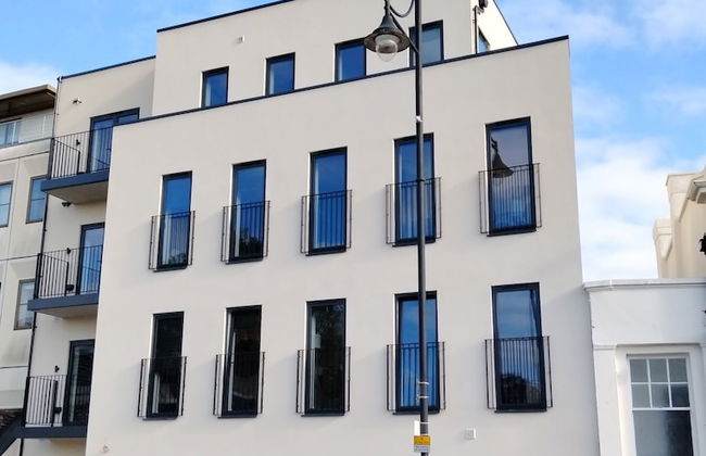 Staines Riverside by Charles Hope - Photo 41