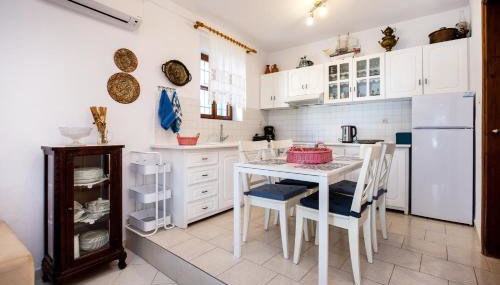 Cozy Traditional House in Thassos, Kallirachi - Foto 4, stove