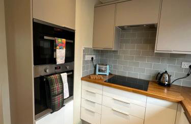 2 BDR Ground Floor Flat By Guest Nest Management - East Preston - 2 Min Walk To Beach - Foto 6