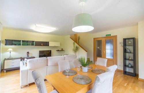 Gran chalet con amplio jardín próximo a Pamplona - Foto 14