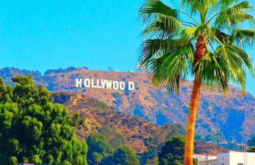 Hollywood Hills Spa Retreat Oasis with Tree Top Views, Private Jacuzzi Style Tub, Steam Room, Magical Half Acre Acre Garden and Patio, Free Parking for 2 cars, in LA's most Serene, Central Desirable Area - Foto 55