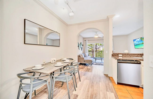 Modern 2BR Condo- Pool Hot Tub Close to Disney - Foto 9