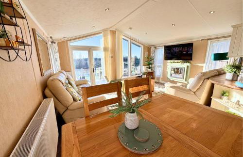 Hot Tub Lodge, Panoramic Views & Free Golf, Dog Friendly - Foto 18