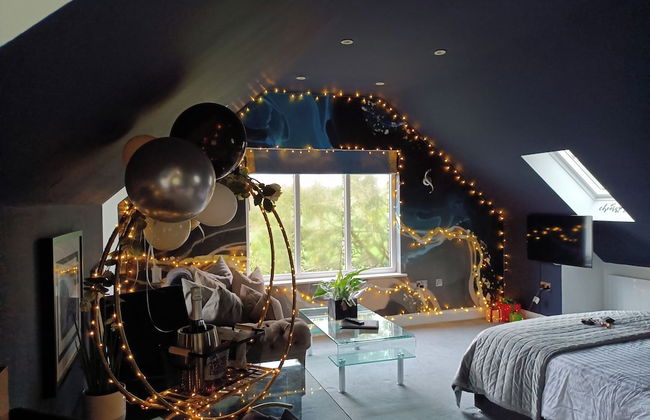 Romantic Chalet- Hot Tub- Games Room-stream-views - Foto 4