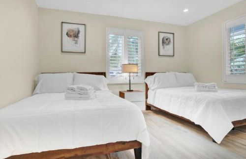 Modern 4BR Villa with Pool - Outdoor amenities - WFH - Foto 15