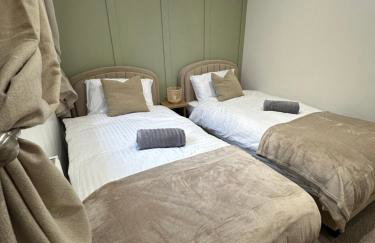 Stylish Designer Cottage - Sleeps 7 - Free Parking - Photo 8