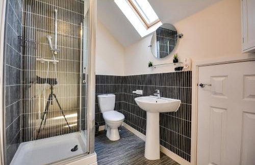 Three Bedroom House in Runcorn Close To The Lake with Parking - Foto 16