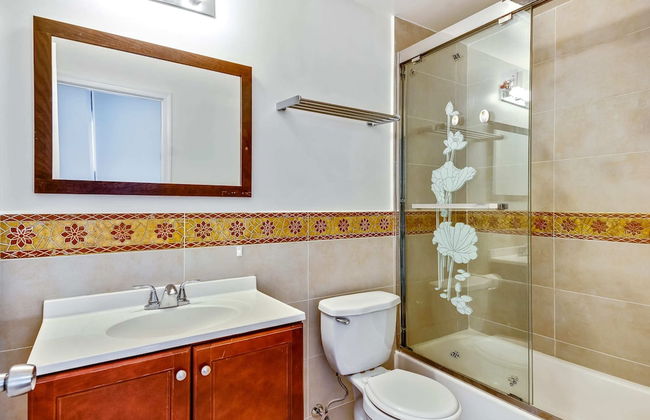 Retreat in a Stylish 2BD Apartment in the Heart of the City - Foto 12