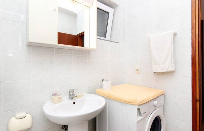 Lovely 2-bedroom Apartment in Poljica - Photo 14