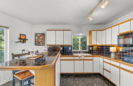 Incredible Water Views, Deck Relaxing Retreat Greenbank Getaway by Avantstay - Foto 34