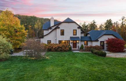 Modern Berkshires Farmhouse w Porch Fireplace Views Beaver Creek by AvantStay - Foto 41