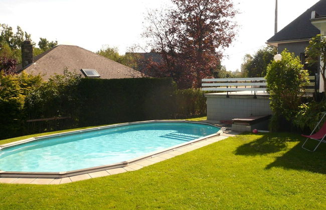 Spacious Home With Garden - Photo 27