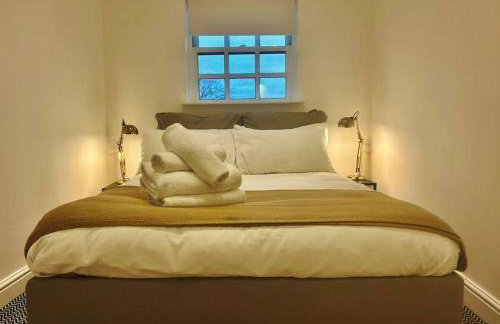 Epic Location, Views & Large Private Terrace - Photo 13