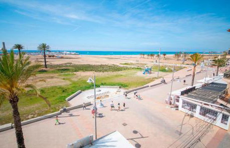 R154 - Apartamento Frente AL MAR EN Coma-ruga 3 - Foto 48