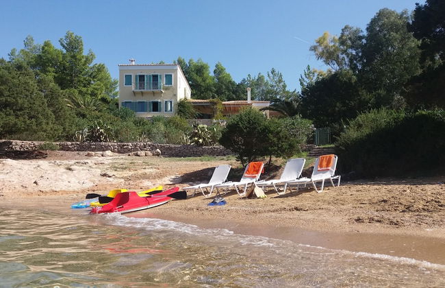 Electra Beachfront Villa - Photo 66