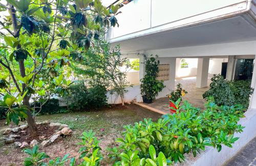 Cozy fairytal garden apartment, Family Friendly, Free parking, 15 Min to Airport - Foto 57