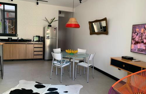 Casa linda, ótima localização, 2 vagas de garagem - Foto 21