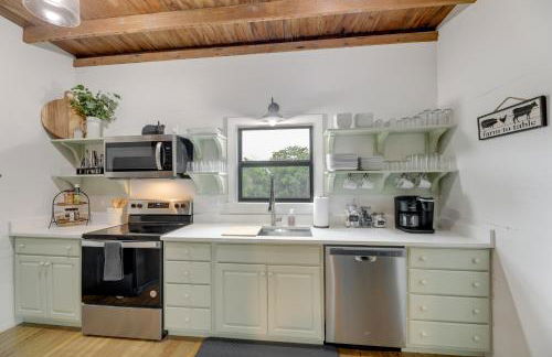 Sip, Fish and Relax Fireside Serene Schulenburg Gem - Foto 7