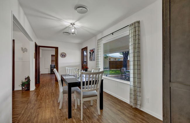 Spacious Home - Fire Pit, BBQ and Outdoor Seating! - Foto 10