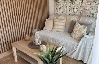 Studio proche de la mer, piscine, climatisation et wifi - Foto 1