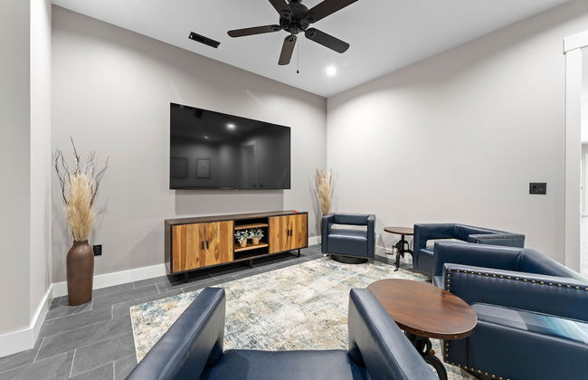 Gray Fox Lodge by Avantstay Waterslide Pool Theater Sleeps 23 - Foto 49