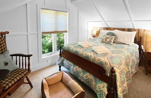 Pond View Cabin Brought to you by GetAway Vacations - Photo 4