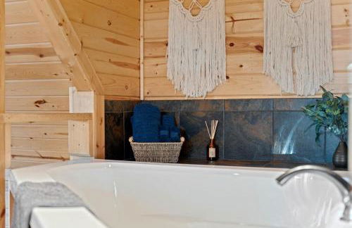 Cabin 3 Mtn View Cabin Near River with Hot Tub and Fire Pit - Foto 16