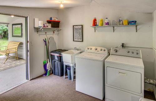 Vintage Farm Cottage Near Hikes and Pigeon River - Foto 20