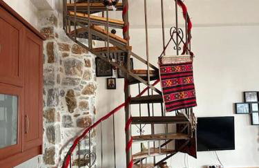 Όμορφο κατάλυμα στην κεντρική πλατεία του χωριού - Photo 4