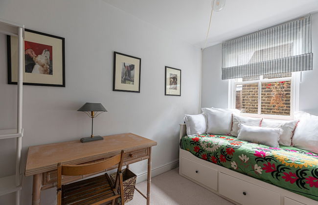 JOIVY Stylish 2-bed Flat w/ Terrace Near Battersea Park - Foto 2
