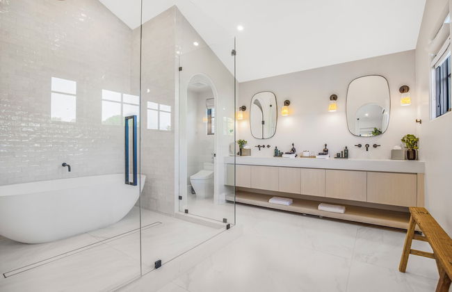 Villa Camellia - Charming 5 BR Home in the Heart of Studio City - Photo 43