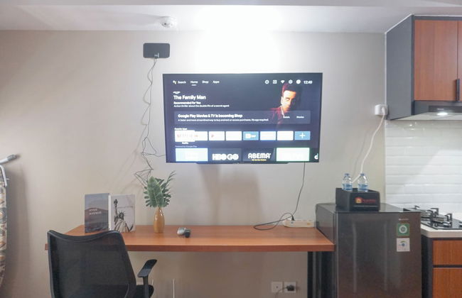 Homey Studio LRT City Jatibening Apartment - Photo 1