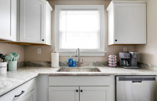 RVA Cottage Cozy & Spacious Near Downtown - Foto 35