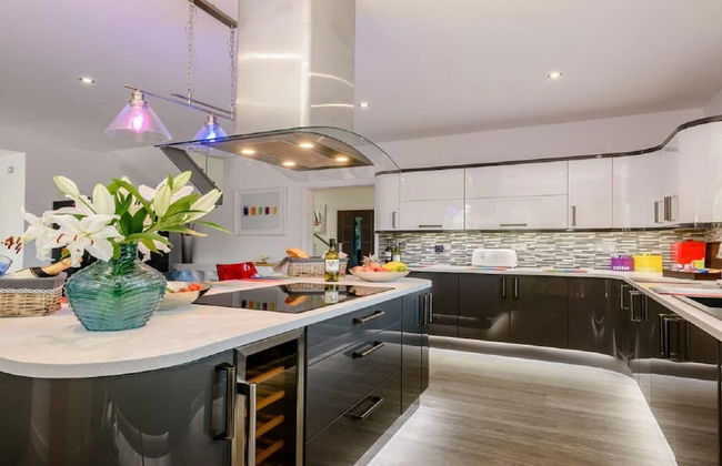 Luxurious Villa With Hot Tub - Foto 1